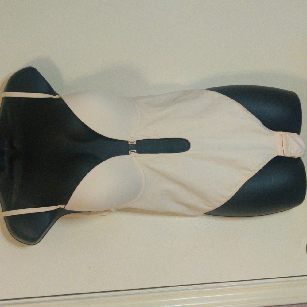 Amazon Essentials Cream One-Piece Shape Wear Size… - image 1